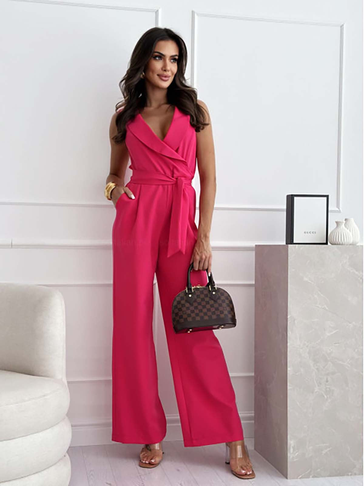 Angela | Ärmelloser Flared-Jumpsuit mit V-Ausschnitt