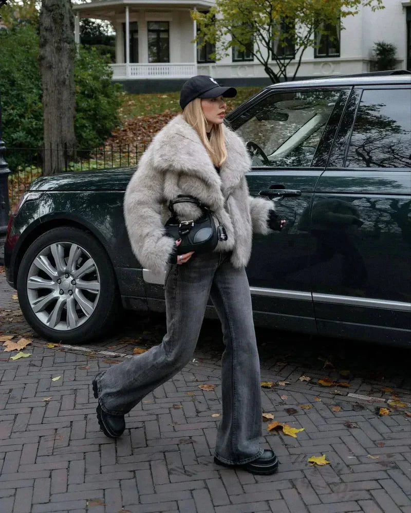 Mila | Luxuriöser Faux Fur Mantel für stilvolle Wintertage