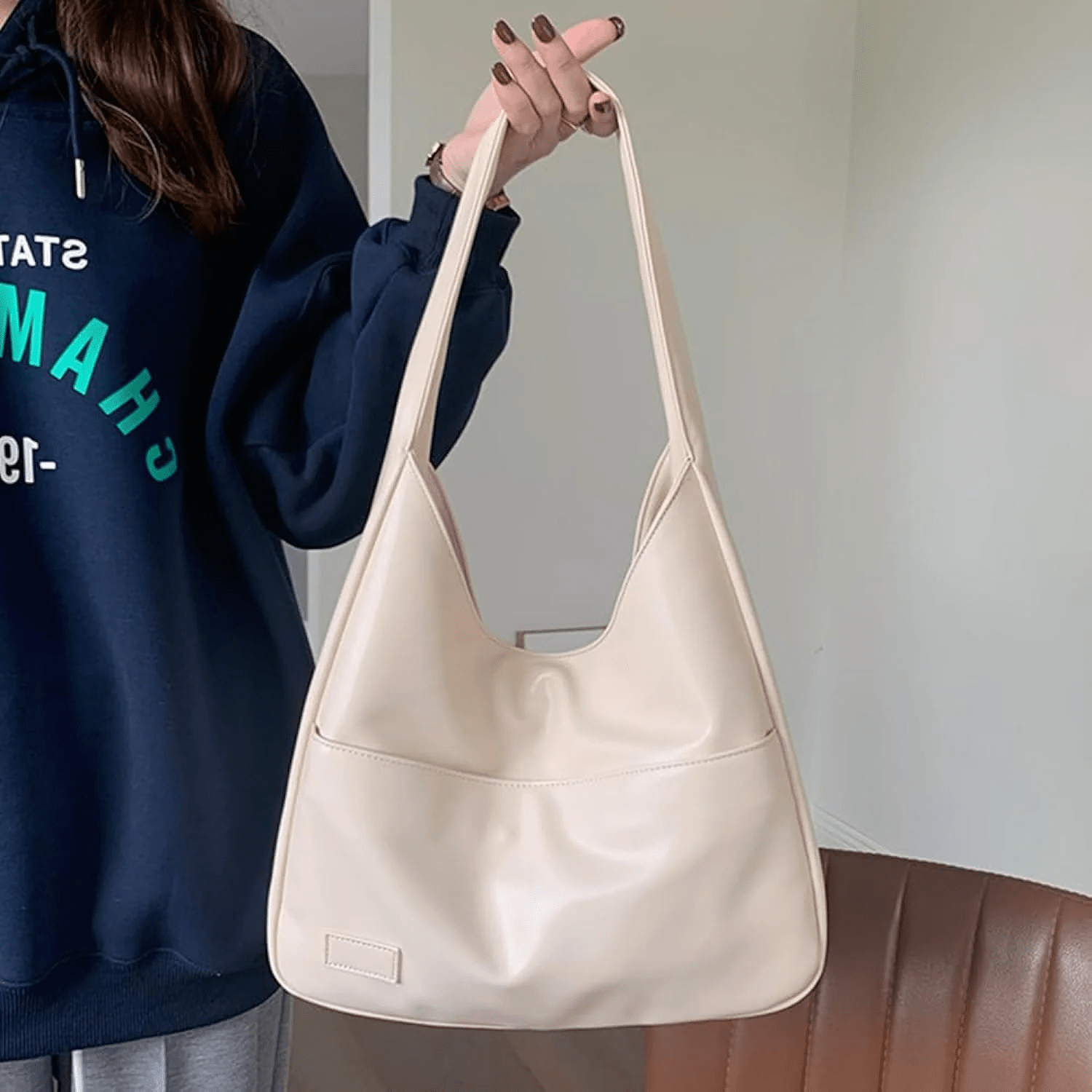 Amity Große Schultertasche